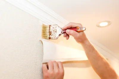 Pose de papier peint à la Celle-les-Bordes — revêtements muraux et toiles de verre
